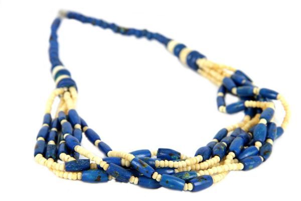 Collier bleu marine électrique