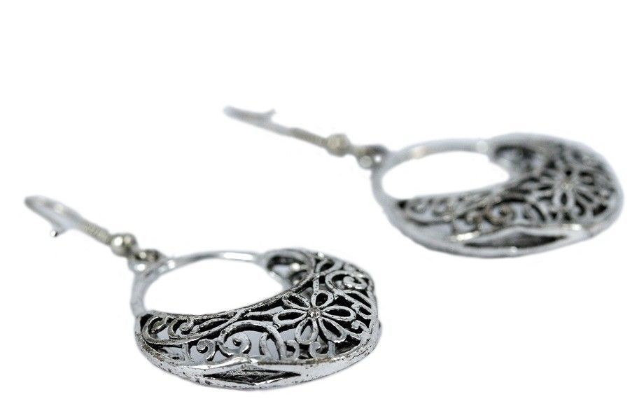Boucles D'Oreilles Pendantes Argentées Avec Pierres D'Onyx Noir - Achetez Au Puy