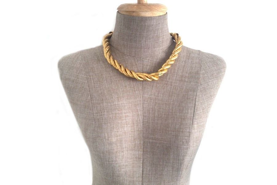 Collier doré fantaisie Clearance