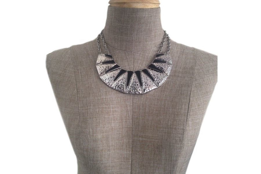 Collier Plastron élégant - Mango - Occasion En Superbe état