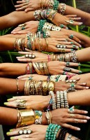 Comment porter un bracelet brésilien, nato ou cordon fantaisie?