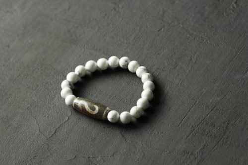 Peut-on porter un bracelet de pierre la nuit ?