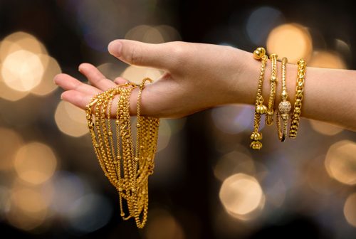 Comment bien choisir ses matériaux pour fabriquer des bijoux durables ?